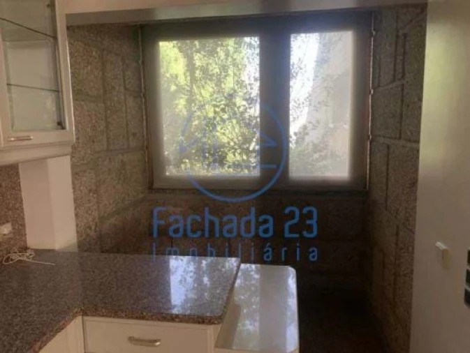 Moradia T4 para Venda em Azurem Foto 21