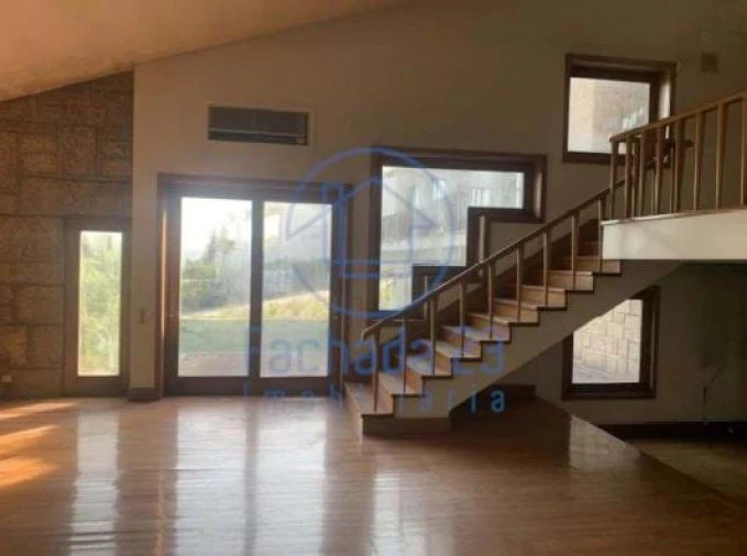 Moradia T4 para Venda em Azurem Foto 12