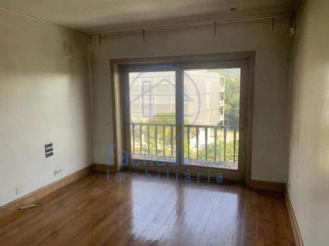 Moradia T4 para Venda em Azurem Foto 6