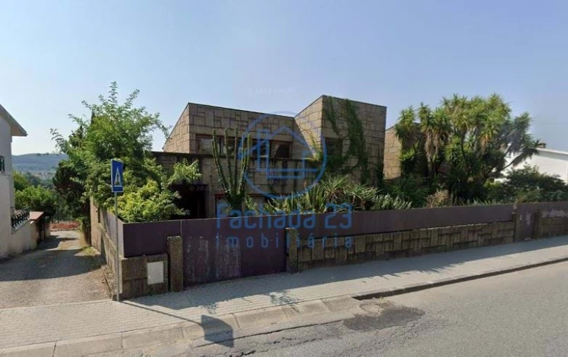 Moradia T4 para Venda em Azurem Foto 1