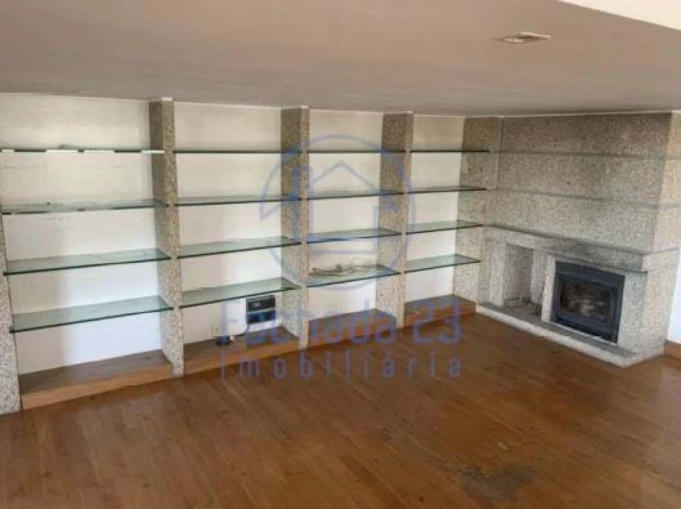 Moradia T4 para Venda em Azurem Foto 10