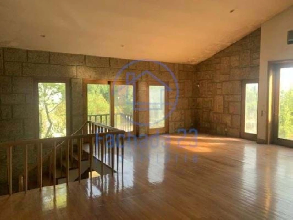 Moradia T4 para Venda em Azurem Foto 11