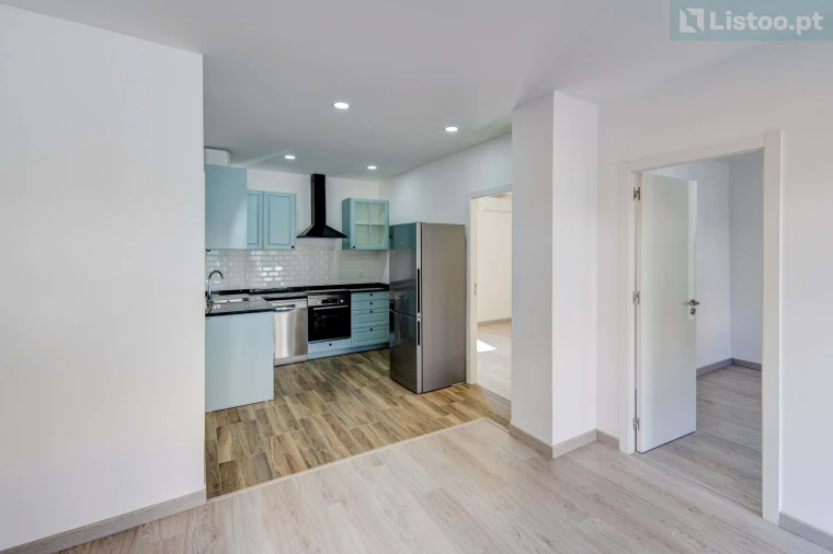 Moradia T5 para Venda em Casal de Cambra Foto 9