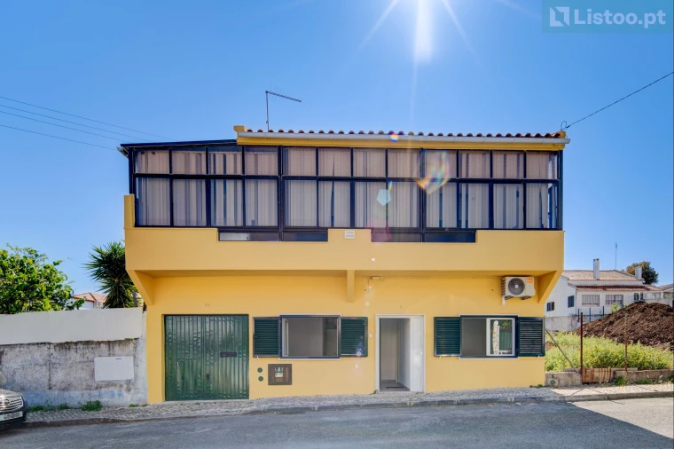 Moradia T5 para Venda em Casal de Cambra Foto 1