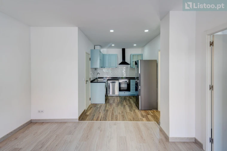 Moradia T5 para Venda em Casal de Cambra Foto 8