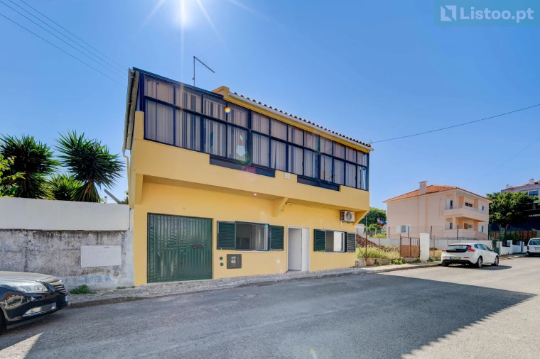 Moradia T5 para Venda em Casal de Cambra Foto 2