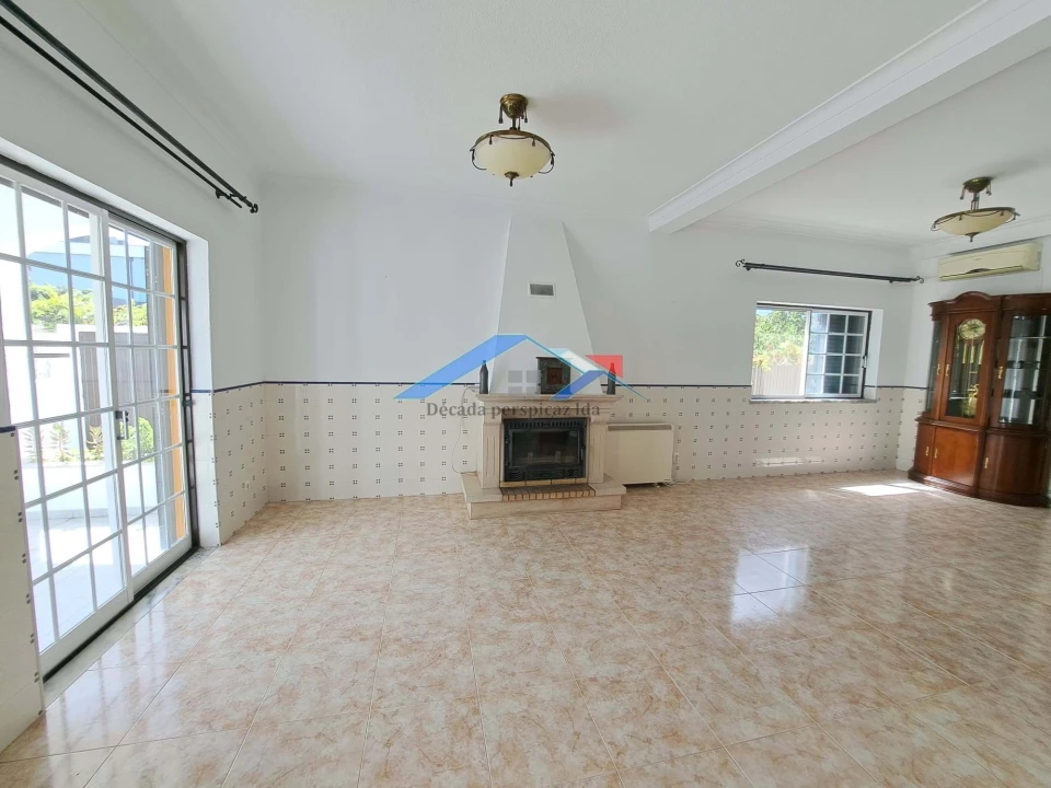 Moradia T4 para Venda em Fernao Ferro Foto 5