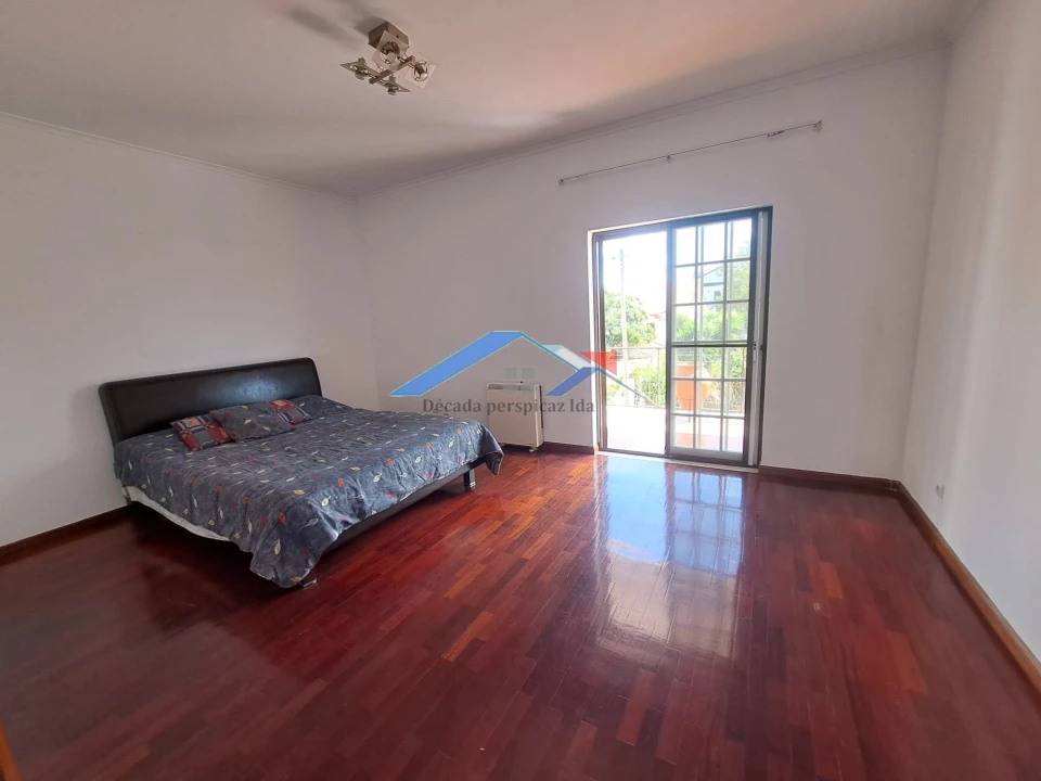 Moradia T4 para Venda em Fernao Ferro Foto 15