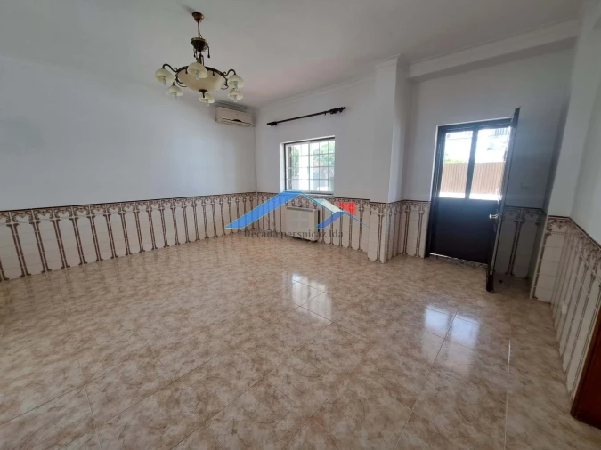 Moradia T4 para Venda em Fernao Ferro Foto 3