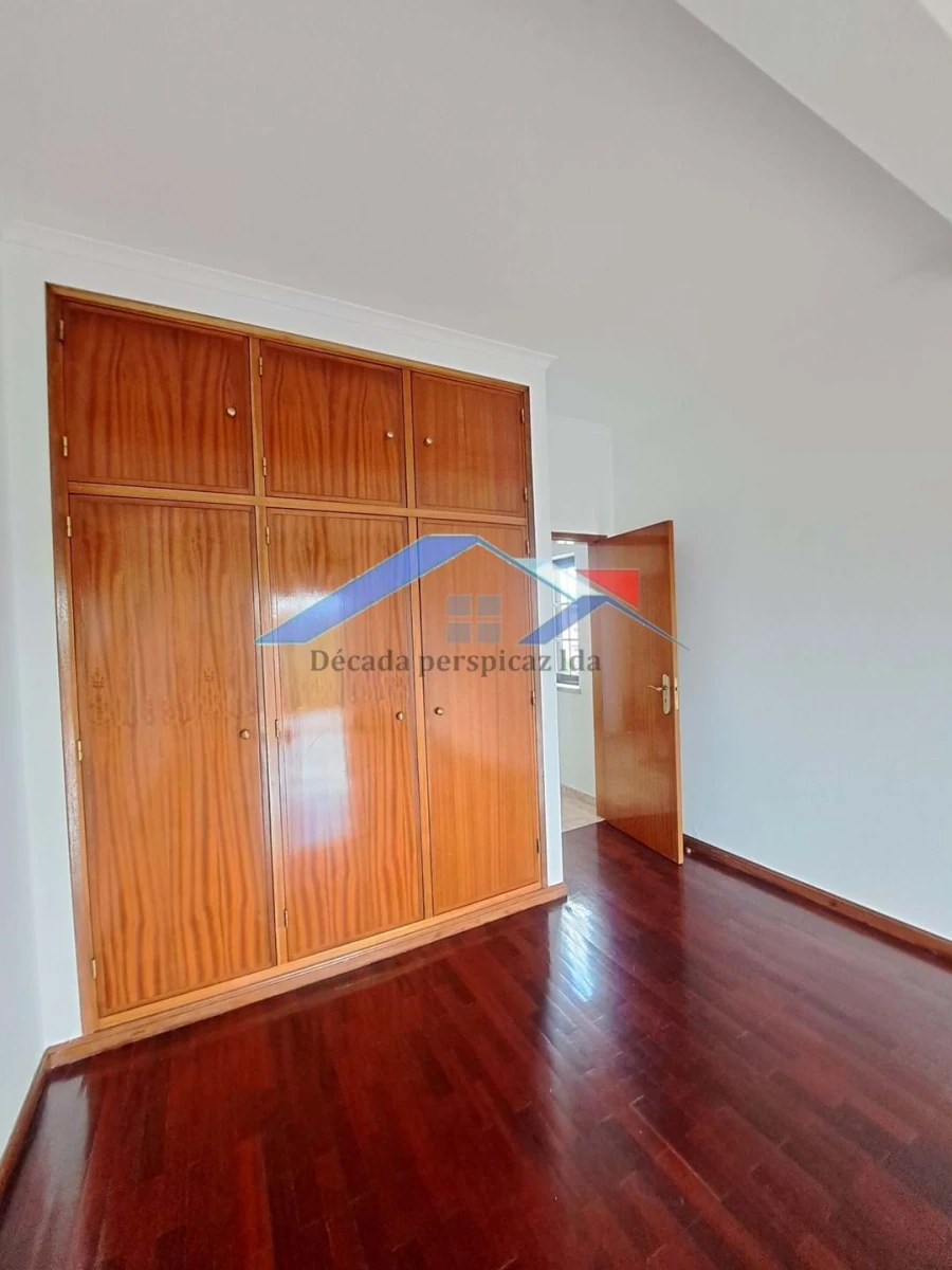 Moradia T4 para Venda em Fernao Ferro Foto 19