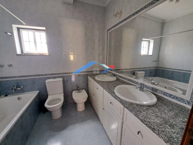 Moradia T4 para Venda em Fernao Ferro Foto 26