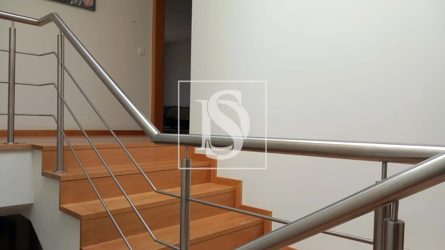 Moradia T3 para Venda em Nogueira da Regedoura Foto 8