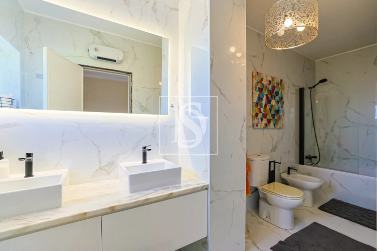 Apartamento T3 para Venda em Arcozelo Foto 31