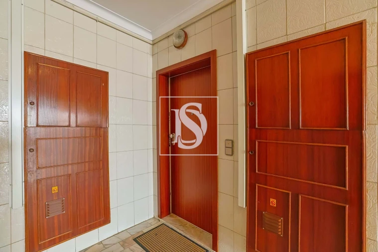 Apartamento T3 para Venda em Arcozelo Foto 35