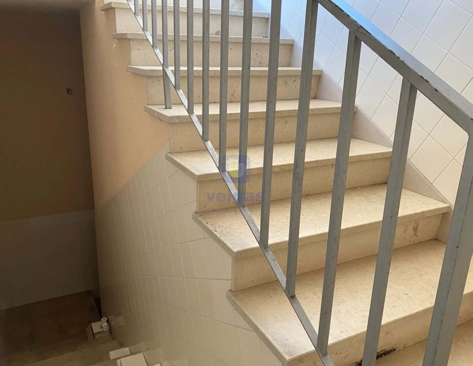 Armazém para Arrendamento em Meirinhas Foto 13