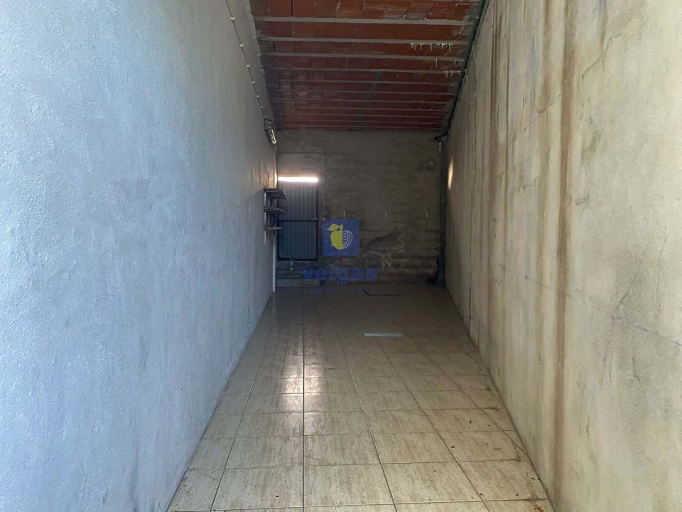 Armazém para Arrendamento em Meirinhas Foto 9