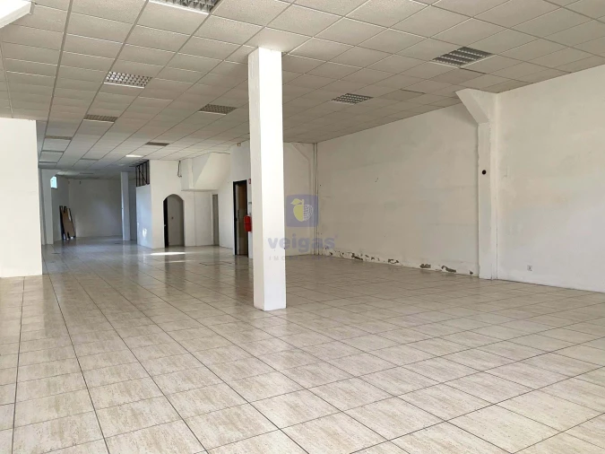 Armazém para Arrendamento em Meirinhas Foto 2