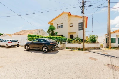 Moradia T6 para Venda em São Domingos de Rana