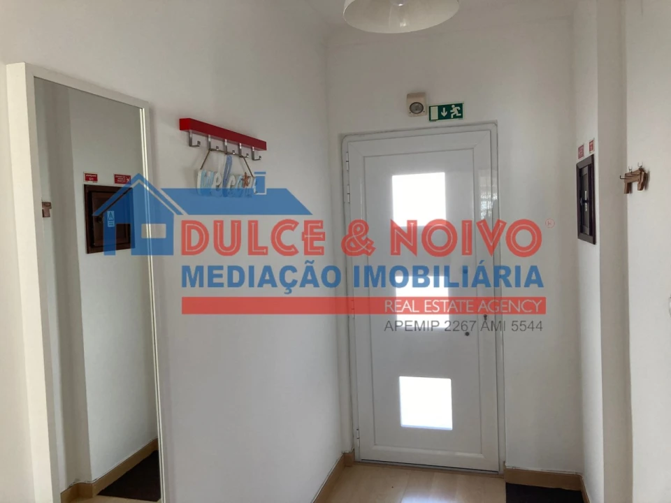 Apartamento T1 para Arrendamento em Ferrel Foto 6