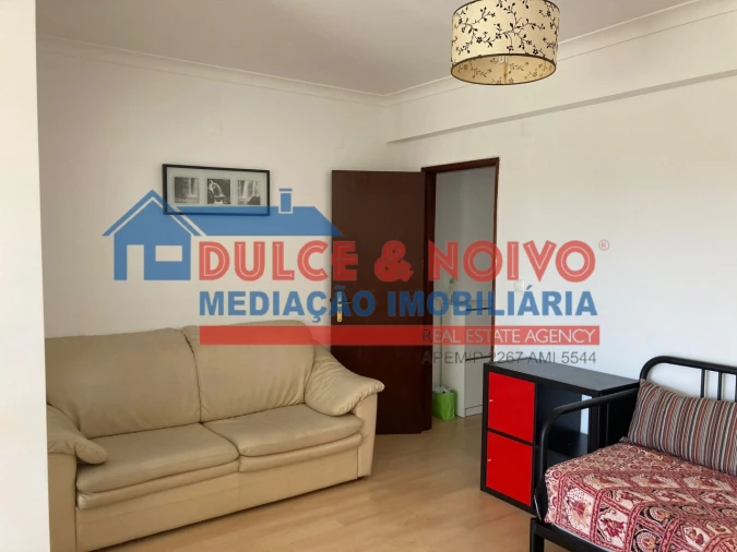 Apartamento T1 para Arrendamento em Ferrel Foto 2