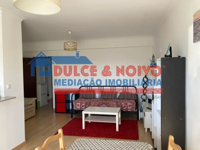 Apartamento T1 para Arrendamento em Ferrel
