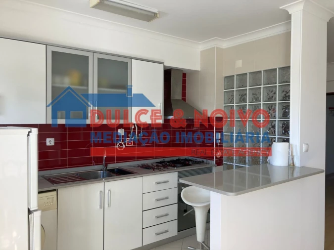 Apartamento T1 para Arrendamento em Ferrel Foto 4