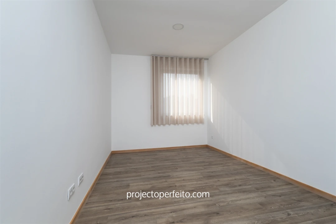 Armazém para Venda em Fiães Foto 12