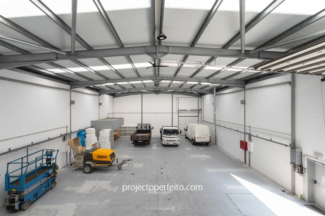 Armazém para Venda em Fiães Foto 15