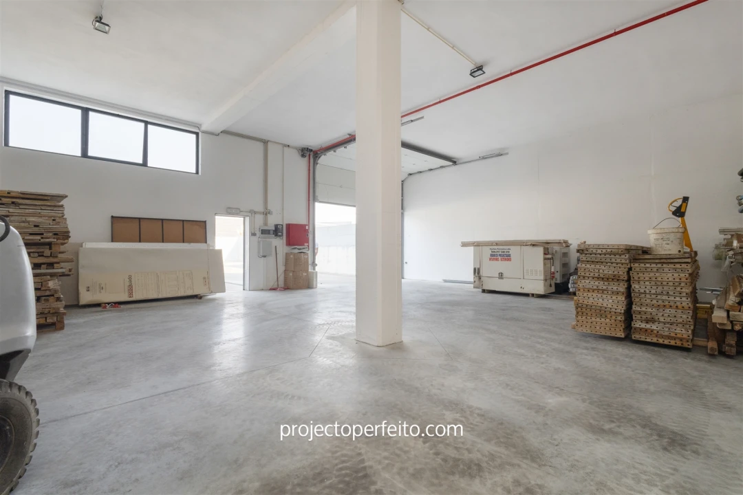 Armazém para Venda em Fiães Foto 20