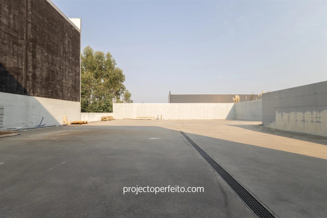 Armazém para Venda em Fiães Foto 18