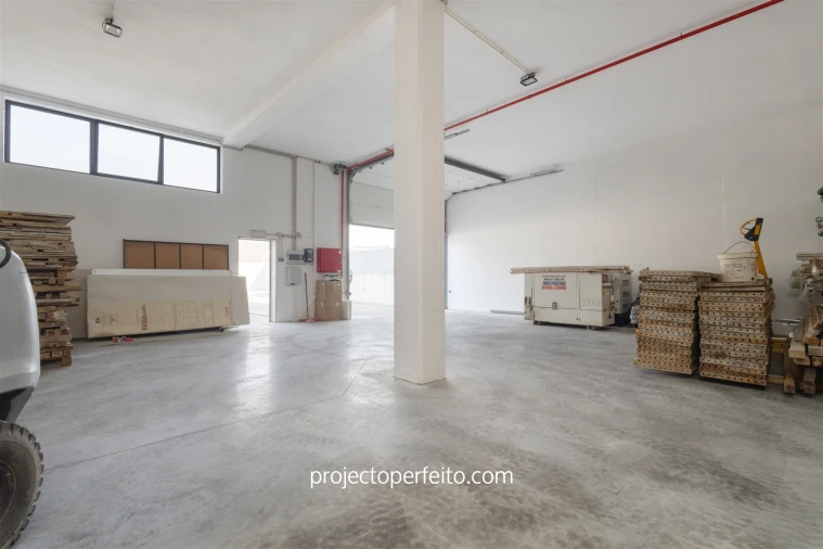 Armazém para Venda em Fiães Foto 20