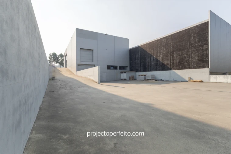 Armazém para Venda em Fiães Foto 16