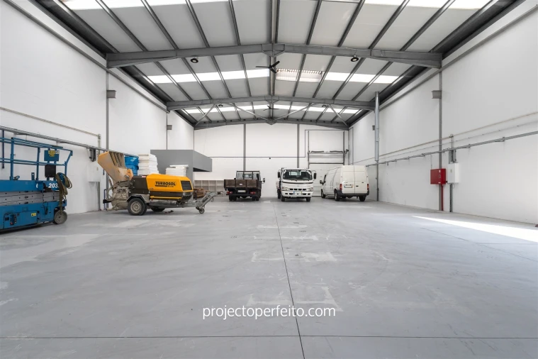 Armazém para Venda em Fiães Foto 6