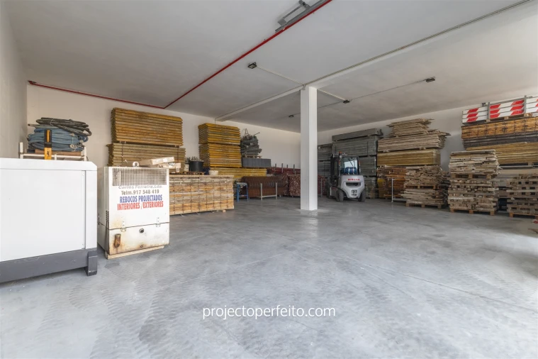 Armazém para Venda em Fiães Foto 19