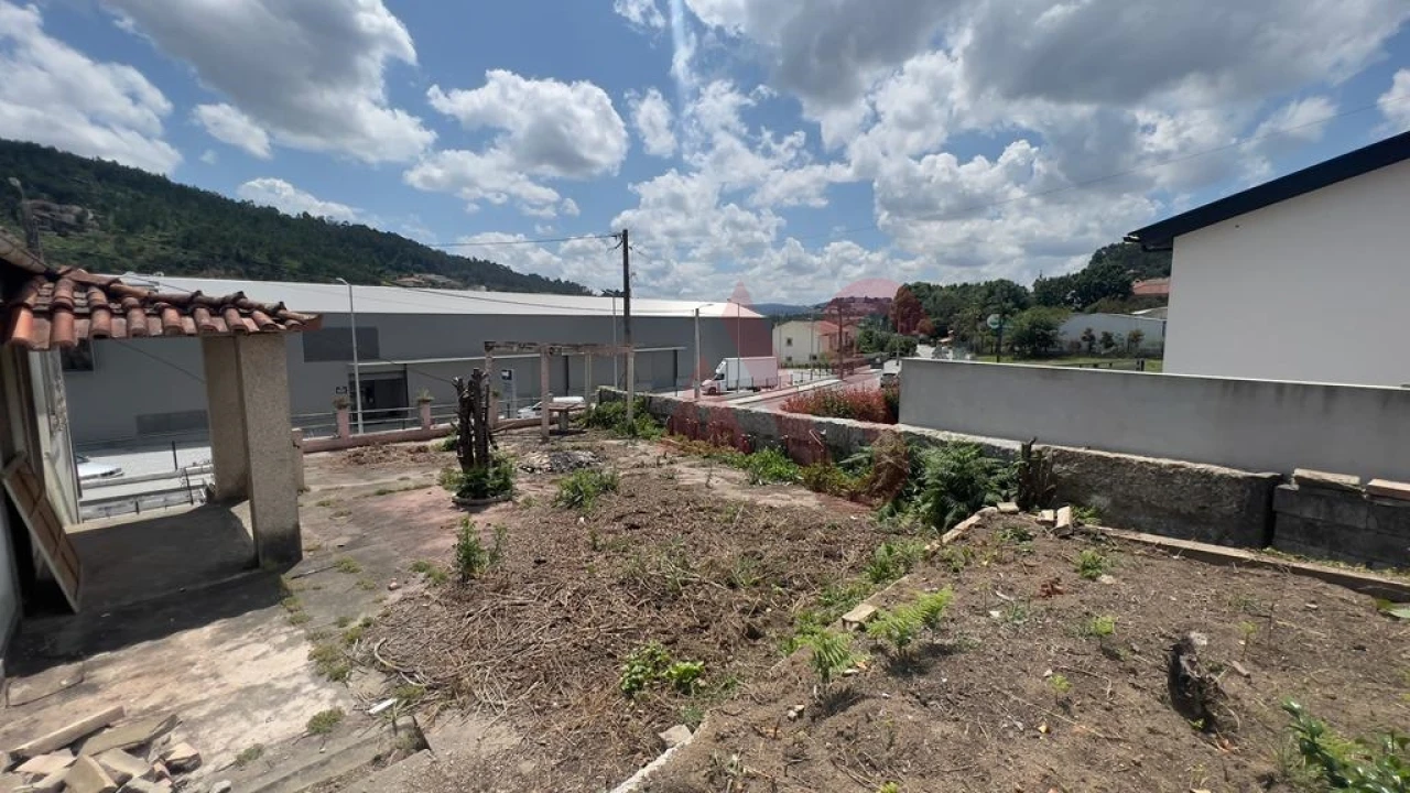 Moradia T12 para Venda em Nespereira Foto 23