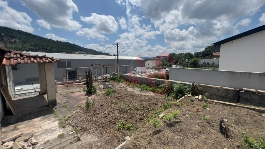 Moradia T12 para Venda em Nespereira Foto 23