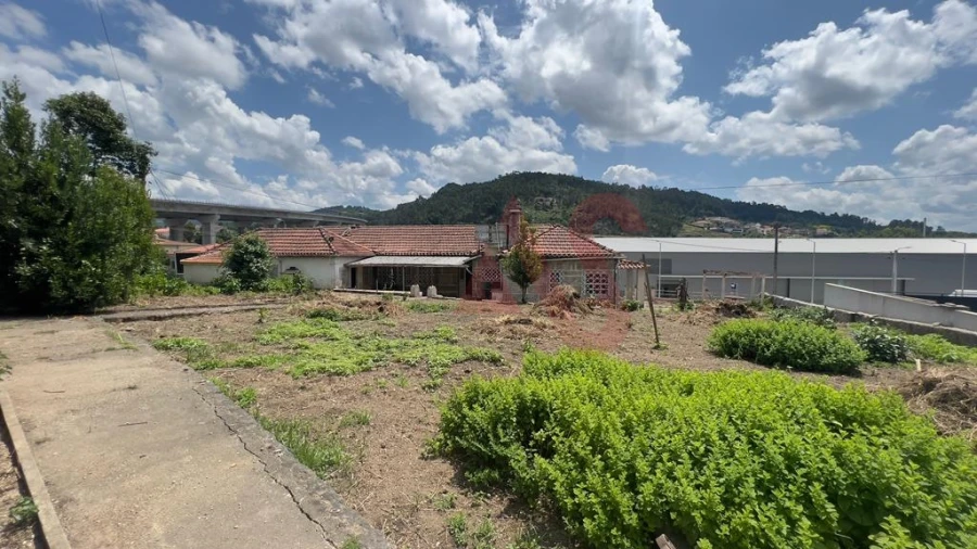 Moradia T12 para Venda em Nespereira Foto 4