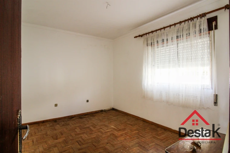 Moradia T4 para Arrendamento em Sul Foto 25