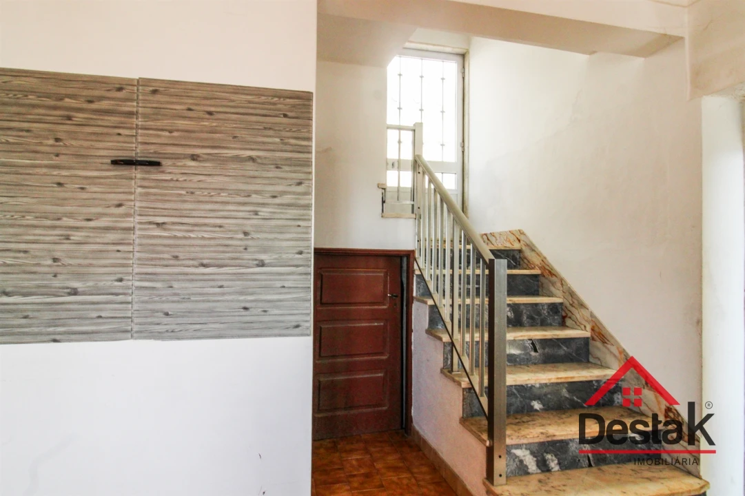 Moradia T4 para Arrendamento em Sul Foto 9