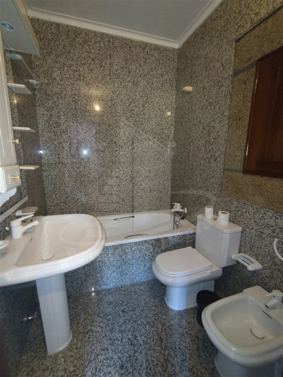 Moradia T6 para Venda em Pico Foto 26