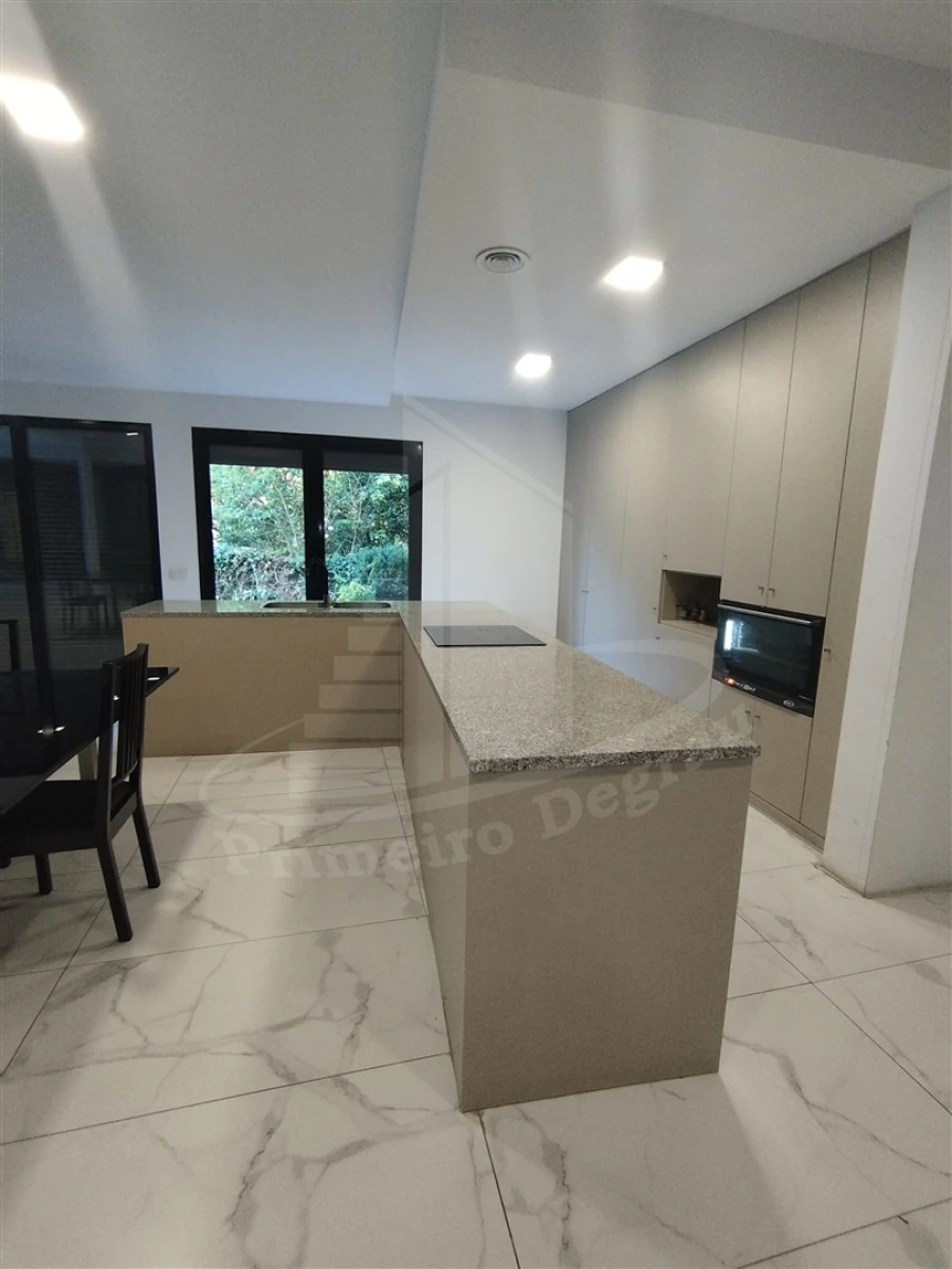 Moradia T6 para Venda em Pico Foto 14