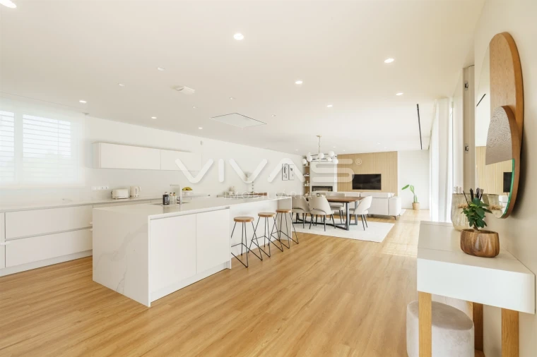 Moradia T4 para Venda em Lanhas Foto 16