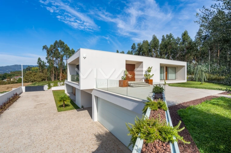 Moradia T4 para Venda em Lanhas Foto 6