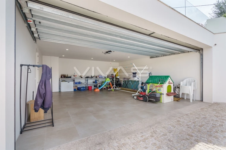 Moradia T4 para Venda em Lanhas Foto 35