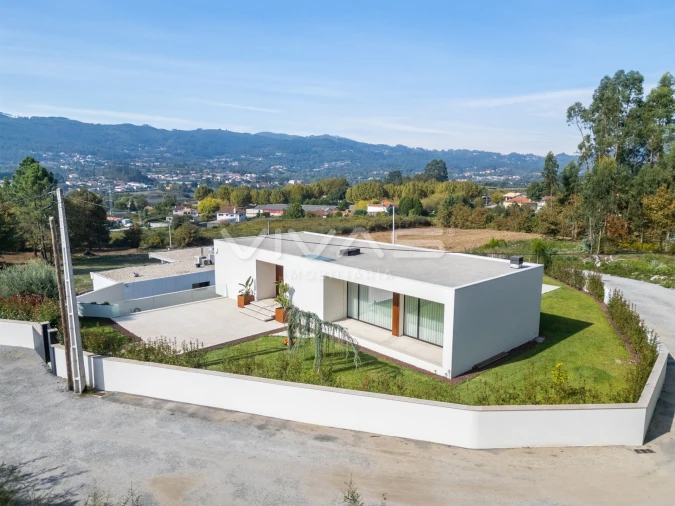 Moradia T4 para Venda em Lanhas Foto 37