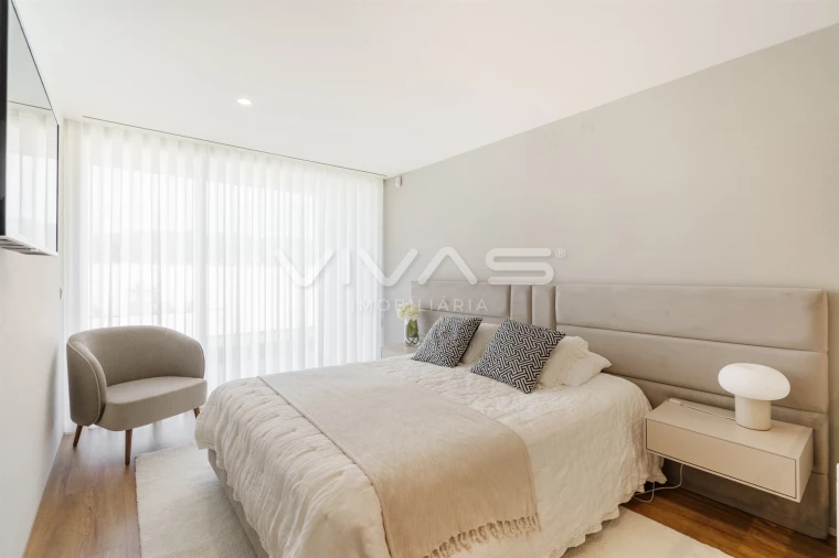 Moradia T4 para Venda em Lanhas Foto 24