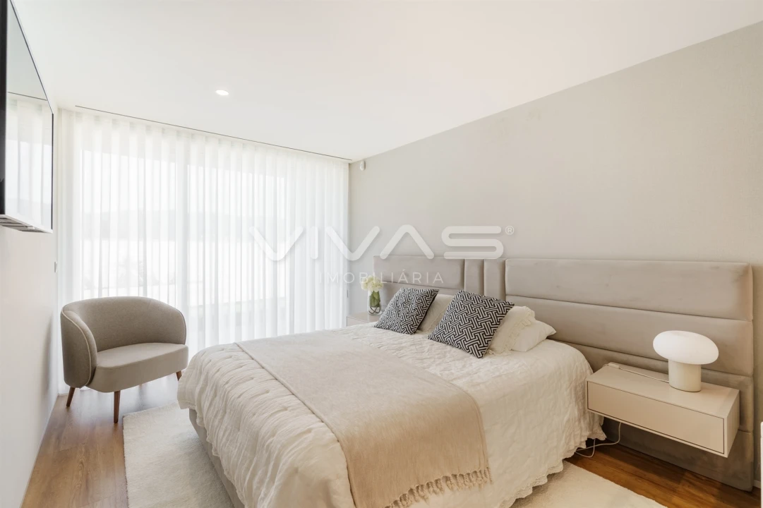 Moradia T4 para Venda em Lanhas Foto 24