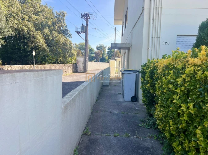 Moradia T3 para Venda em Castêlo da Maia Foto 30