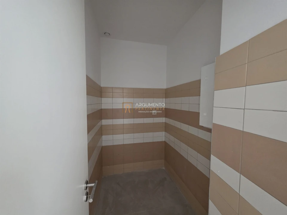 Loja para Arrendamento em Cidade da Maia Foto 9