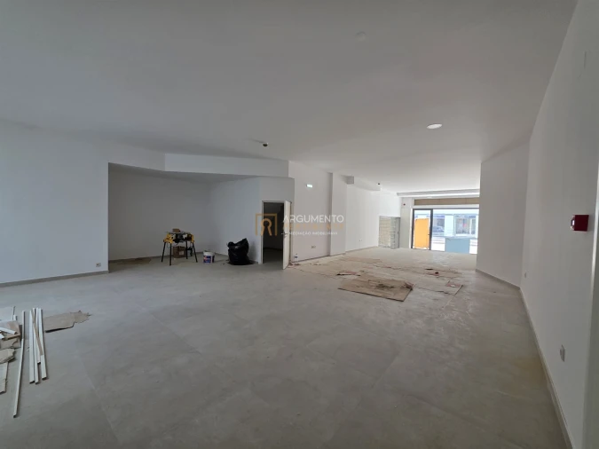 Loja para Arrendamento em Cidade da Maia Foto 4